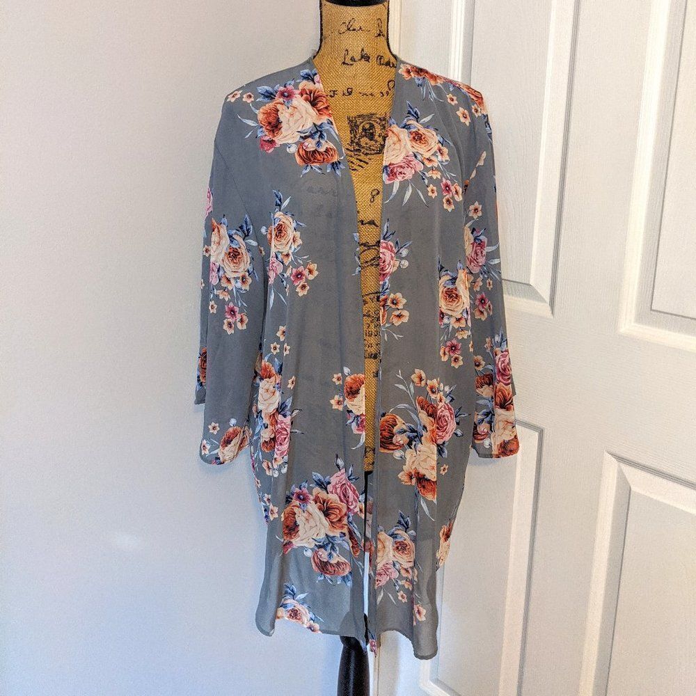 Honeyme Curvy Floral Kimono